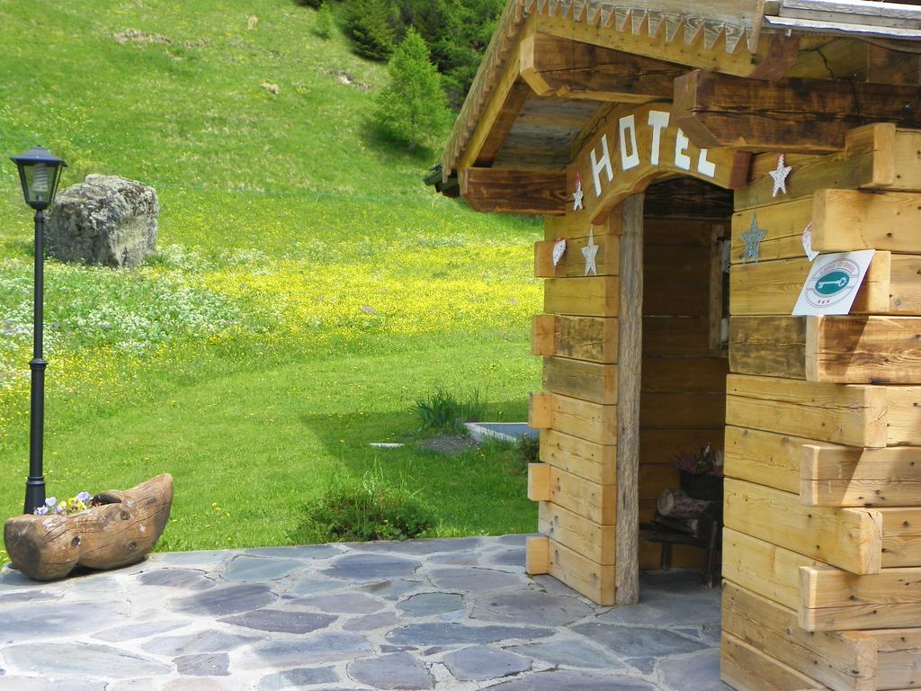 Hotel Les Granges La Thuile Eksteriør billede