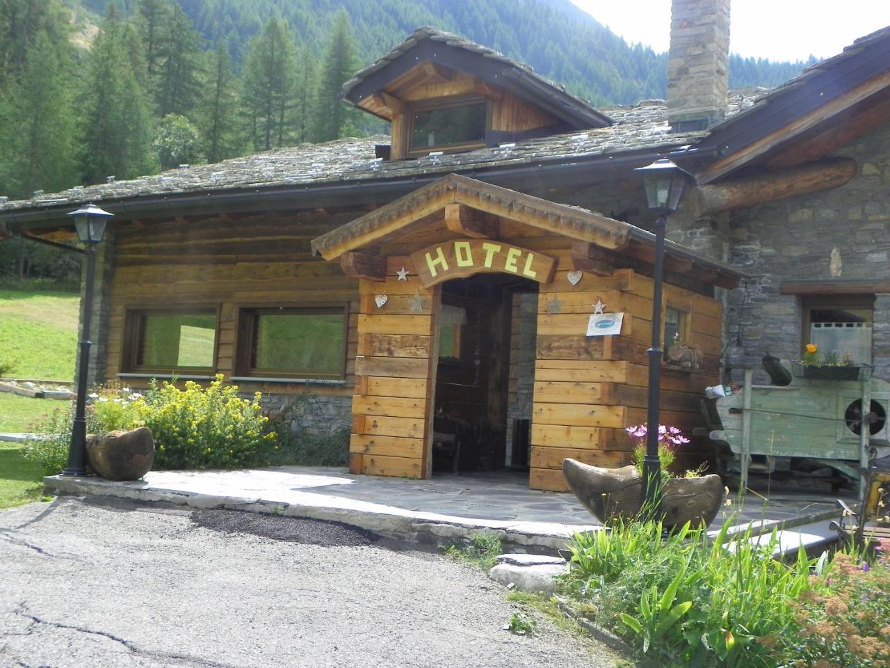 Hotel Les Granges La Thuile Eksteriør billede